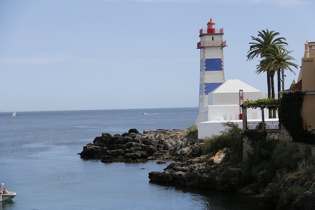 lighthouse-1000622_640